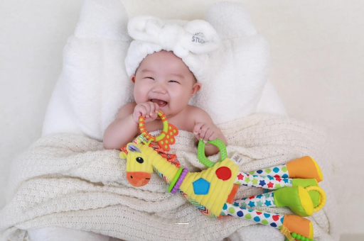 梁山1岁宝宝流鼻涕打喷嚏 梁山1岁宝宝流鼻涕打喷嚏